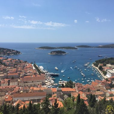 Hvar: A ilha da festa e da alegria! No verão, só dá ela!